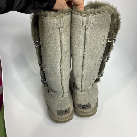 UGG Bailey triple button shearling boots size 7 - Picture 6 of 9